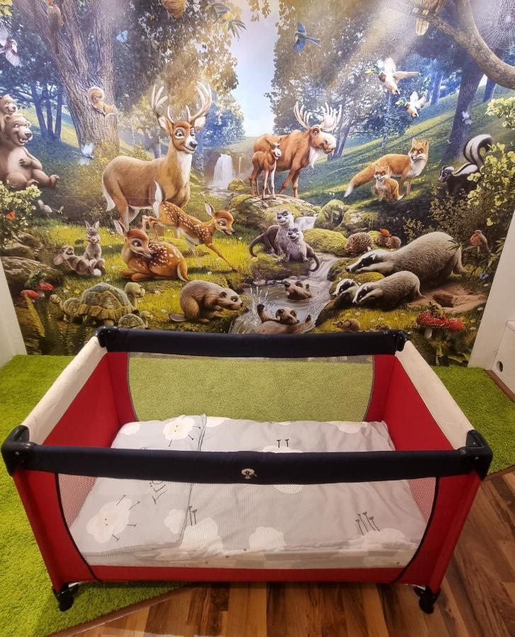 Ruheoase Am Waldrand - Auf 90Qm Sind Nicht Nur Die Eltern Und Bis Zu 5 Kinder Willkommen, Auch Hunde Und Katzen Sind Willkommen Laichingen Exteriör bild